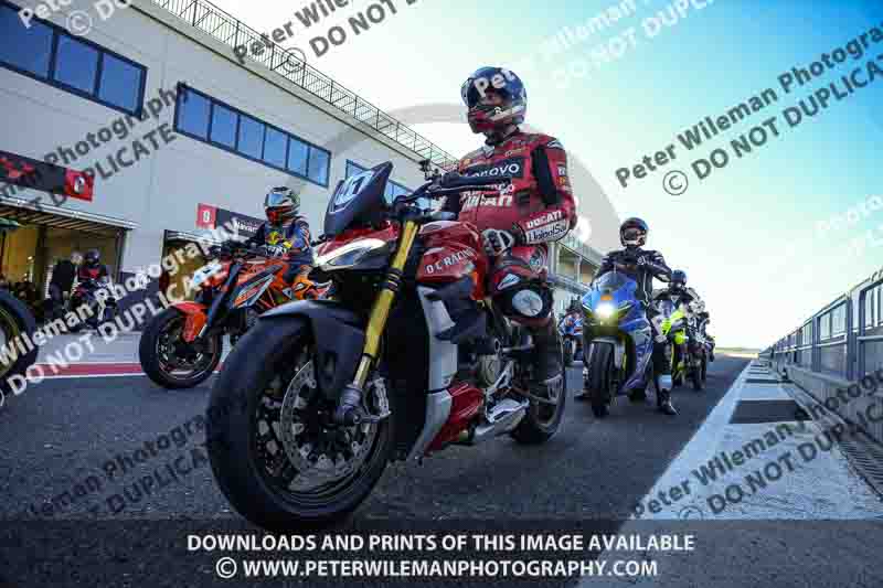 cadwell no limits trackday;cadwell park;cadwell park photographs;cadwell trackday photographs;enduro digital images;event digital images;eventdigitalimages;navarra;no limits trackdays;peter wileman photography;racing digital images;trackday digital images;trackday photos